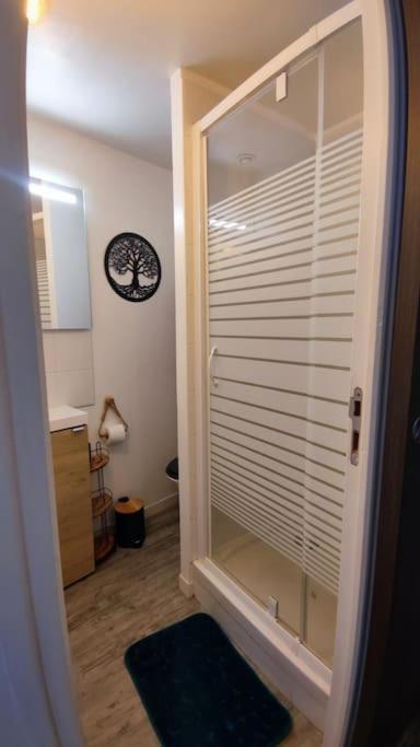 Le Joli'Mans, Appartement Refait A Neuf, Entierement Equipe, Pour 2 Personnes, Proche Quartier Historique Et Centre Le Mans Exterior foto